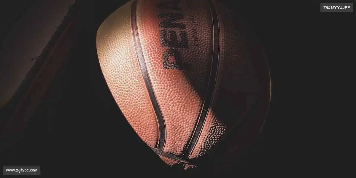 米兰milan🏊♀️潜入水中,迸发能量!在运动中遇见更强大的自己!